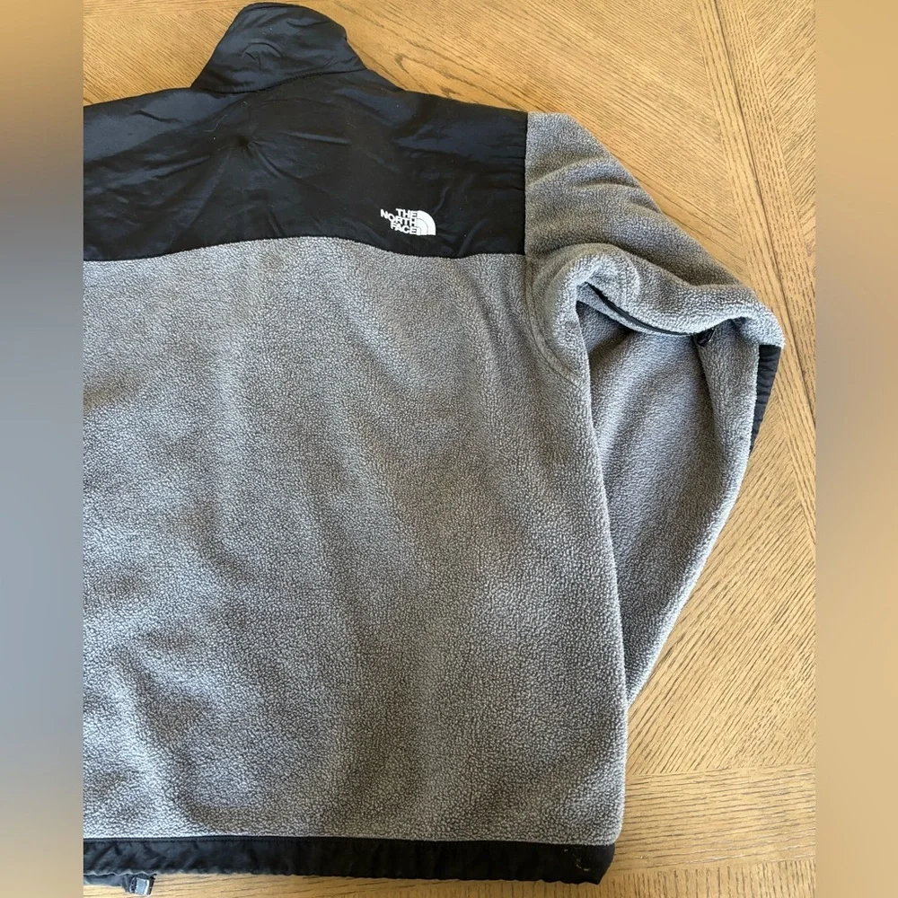 The North Face Men's Denali Two-Tone Performance Jacket - Picture 11 of 15